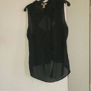 Chic Black Sleeveless Blouse